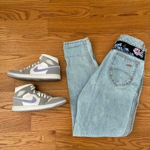 Embroidered flower mom jeans